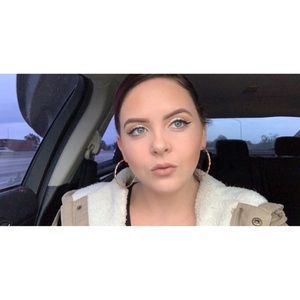 Meet your Posher, Allyson